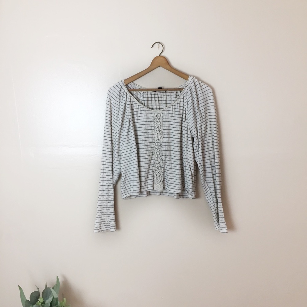 [American Eagle] Ivory Striped Long Sleeve Top